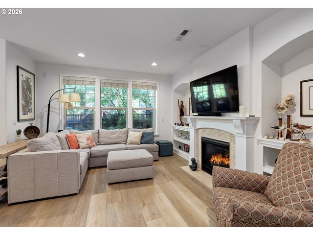 4403 OAKRIDGE Rd, Lake Oswego, OR 97035