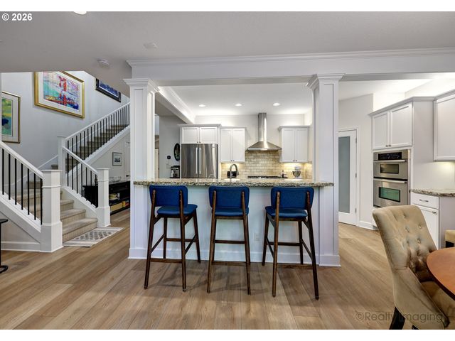 4403 OAKRIDGE Rd, Lake Oswego, OR 97035