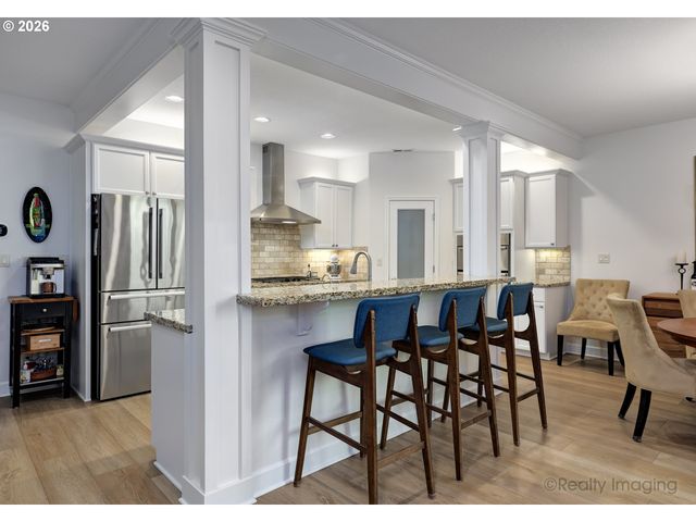 4403 OAKRIDGE Rd, Lake Oswego, OR 97035