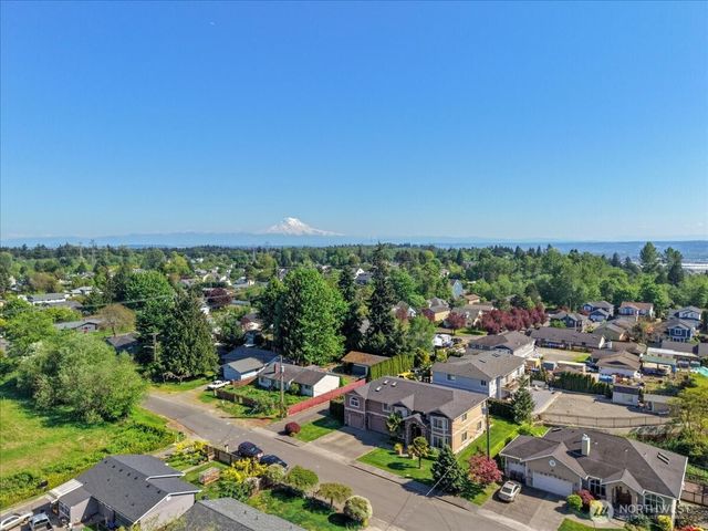 6216 25th Street NE, Tacoma, WA 98422