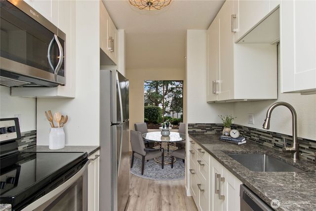 12515 NE 145th Place #D127, Kirkland, WA 98034