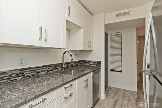 12515 NE 145th Place #D127, Kirkland, WA 98034