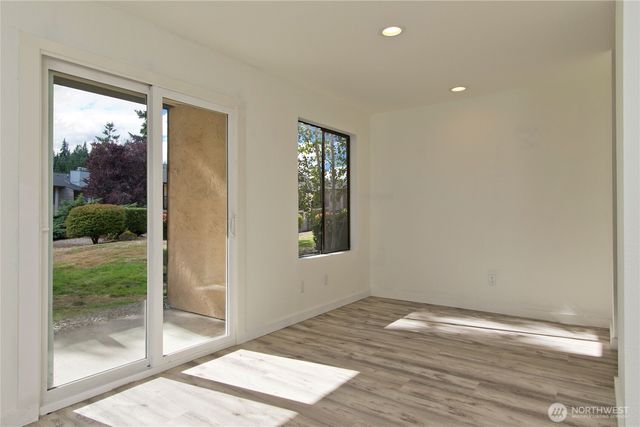 12515 NE 145th Place #D127, Kirkland, WA 98034