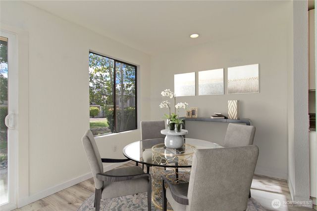 12515 NE 145th Place #D127, Kirkland, WA 98034