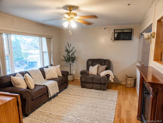 22 Newtown Avenue, Selden, NY 11784
