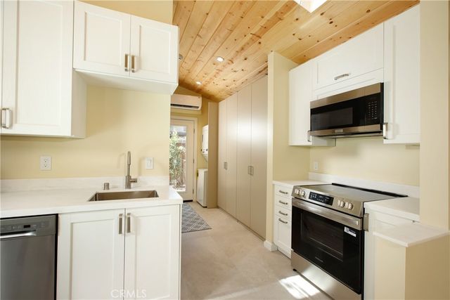 4643 Vantage Avenue, Valley Village, CA 91607