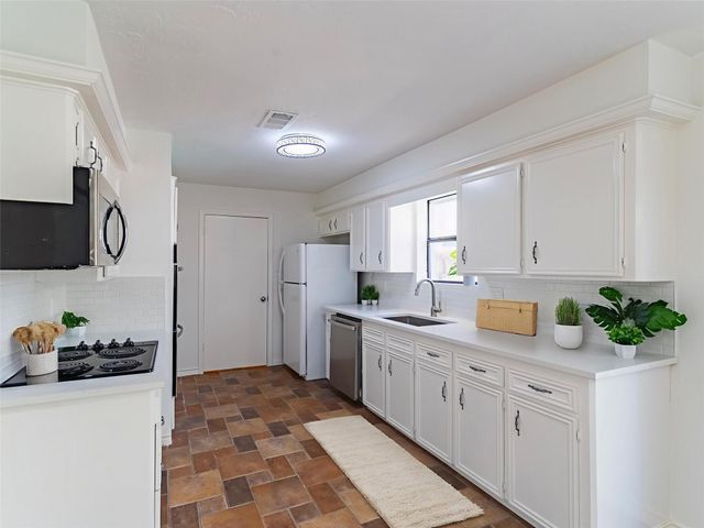 2006 Carriage Court, Richmond, TX 77406