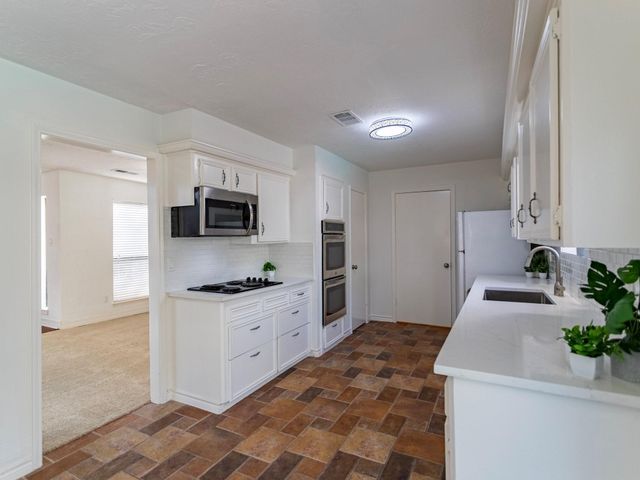 2006 Carriage Court, Richmond, TX 77406