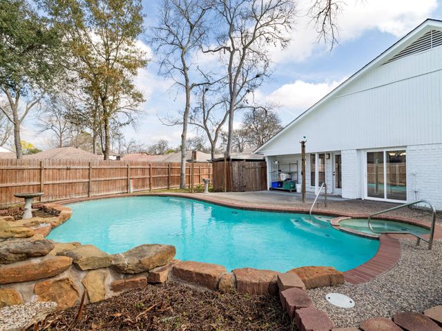 2006 Carriage Court, Richmond, TX 77406