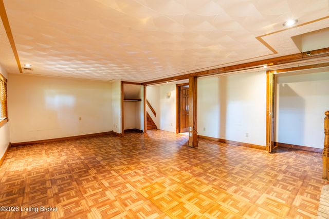 7846 St Andrews Church Rd, Louisville, KY 40214