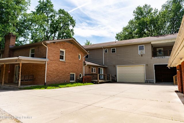 7846 St Andrews Church Rd, Louisville, KY 40214