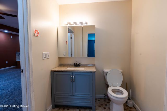 7846 St Andrews Church Rd, Louisville, KY 40214