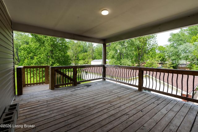 7846 St Andrews Church Rd, Louisville, KY 40214