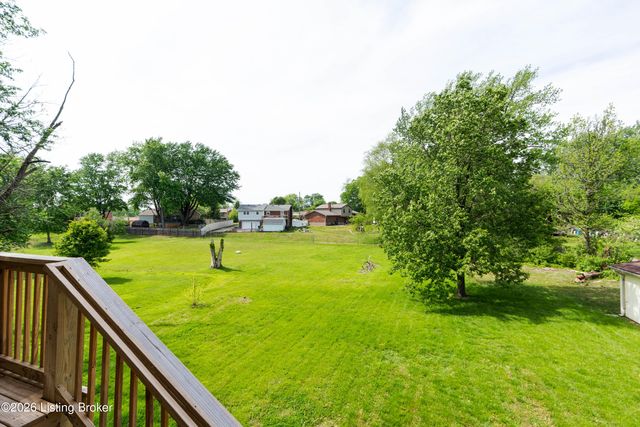 7846 St Andrews Church Rd, Louisville, KY 40214