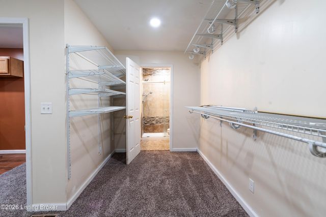 7846 St Andrews Church Rd, Louisville, KY 40214