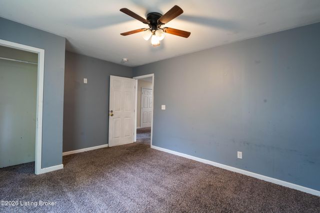 7846 St Andrews Church Rd, Louisville, KY 40214