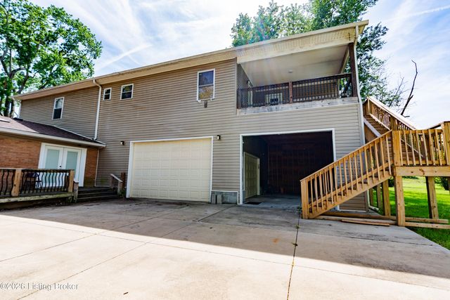 7846 St Andrews Church Rd, Louisville, KY 40214