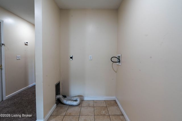 7846 St Andrews Church Rd, Louisville, KY 40214