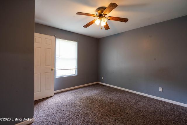 7846 St Andrews Church Rd, Louisville, KY 40214