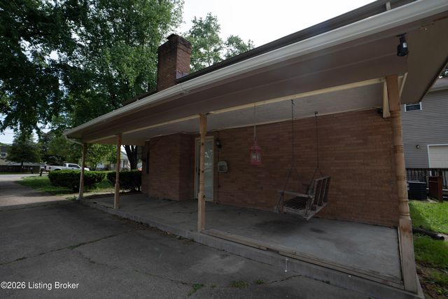 7846 St Andrews Church Rd, Louisville, KY 40214