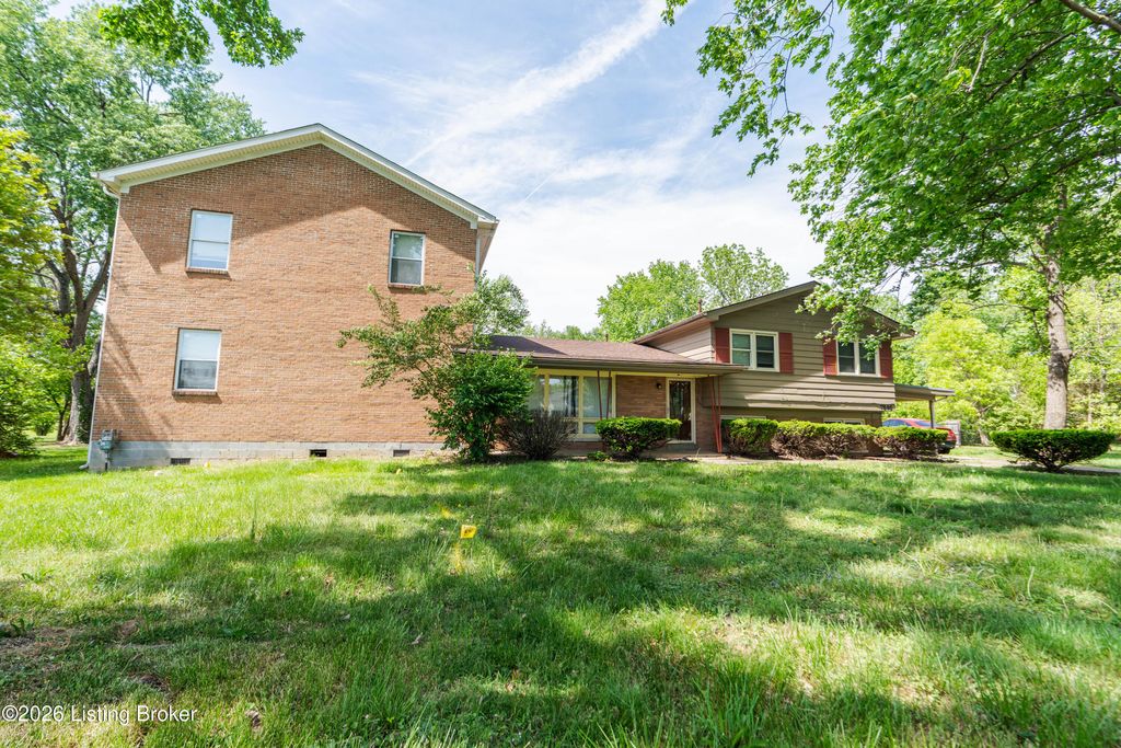 7846 St Andrews Church Rd, Louisville, KY 40214