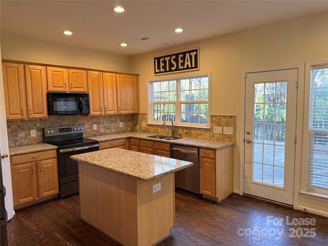 9530 Oswald Lane, Charlotte, NC 28277