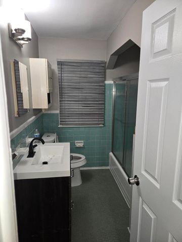 20542 Ashton Avenue, Detroit, MI 48219