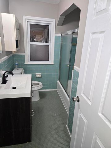 20542 Ashton Avenue, Detroit, MI 48219