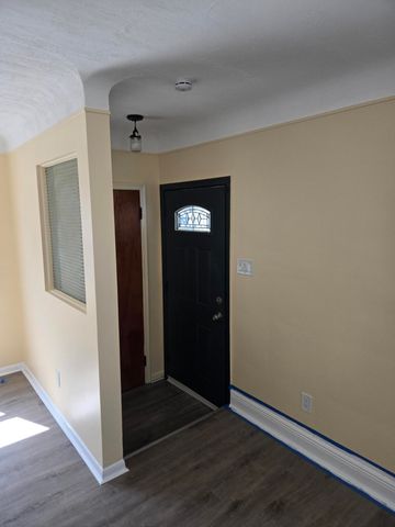 20542 Ashton Avenue, Detroit, MI 48219