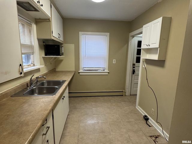 1639 33RD Street, Moline, IL 61265