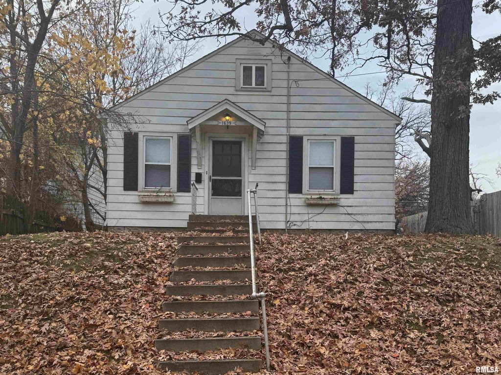 1639 33RD Street, Moline, IL 61265