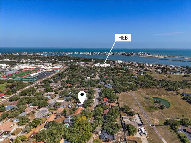 1202 S Paisano St, Rockport, TX 78382