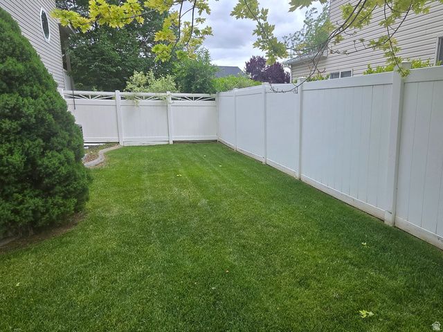 1648 ROCKBRIDGE DR, Layton, UT 84041