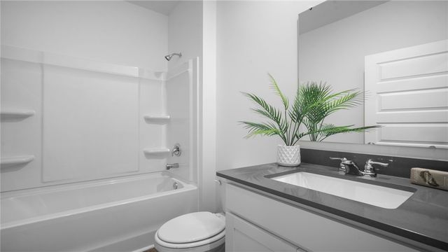 1029 Lakes Blvd, Brunswick, GA 31525