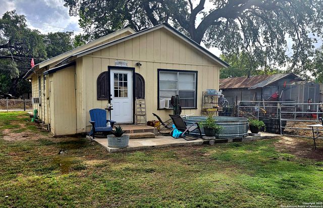 208 Jeff, Pleasanton, TX 78064