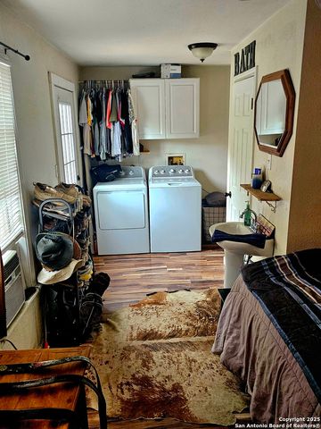 208 Jeff, Pleasanton, TX 78064