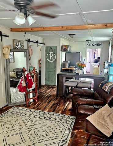 208 Jeff, Pleasanton, TX 78064