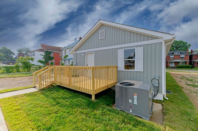414 8th Avenue, Huntington, WV 25701