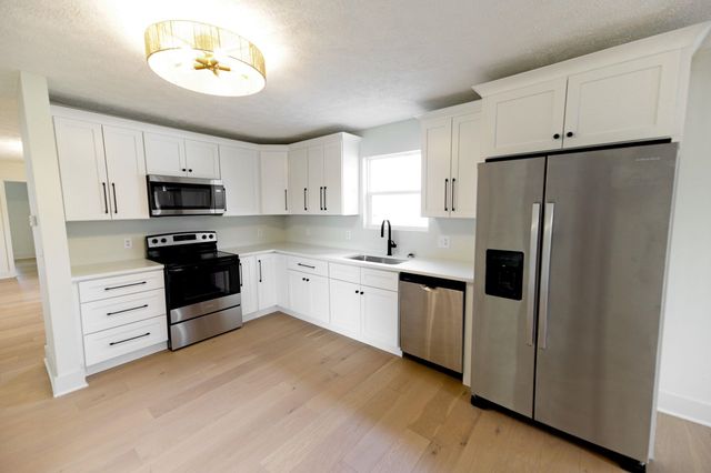 414 8th Avenue, Huntington, WV 25701
