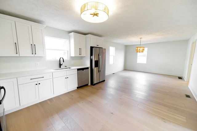 414 8th Avenue, Huntington, WV 25701