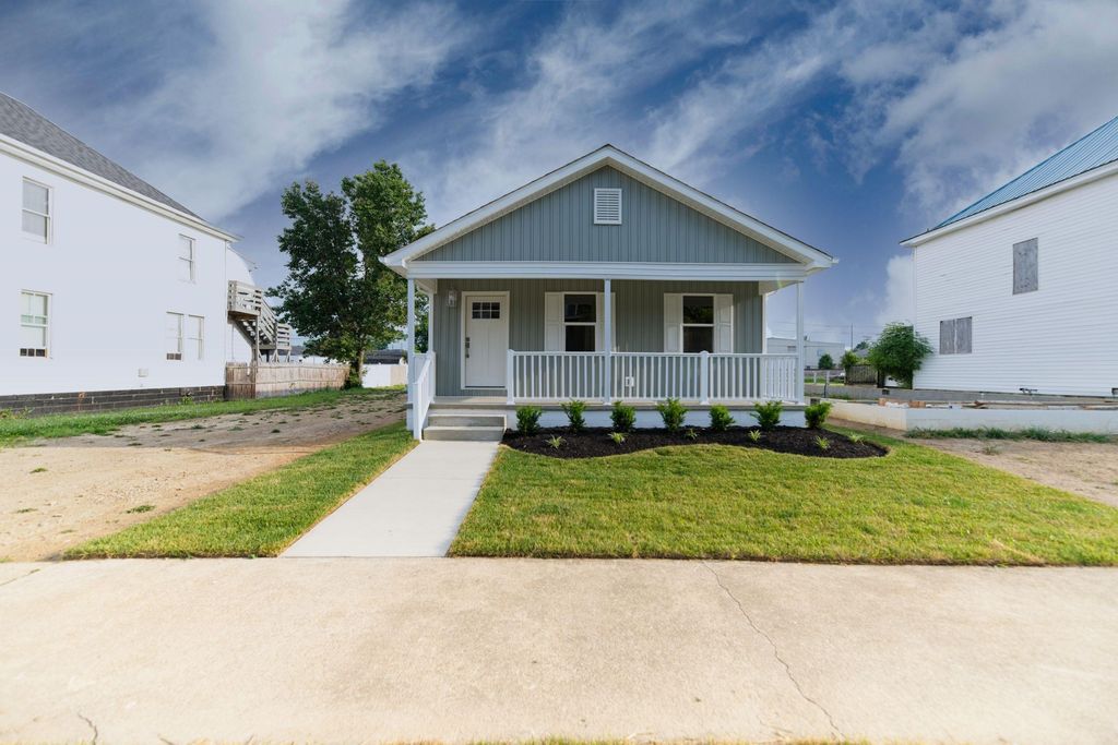 414 8th Avenue, Huntington, WV 25701