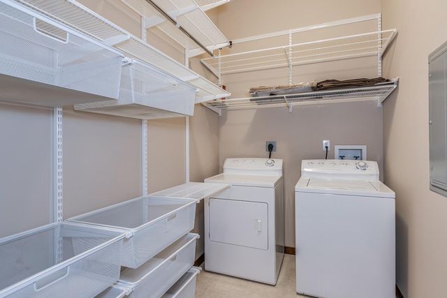270 4th Street E 504, Saint Paul, MN 55101