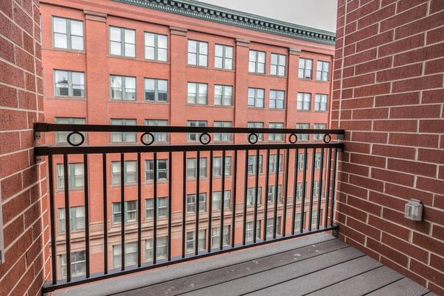 270 4th Street E 504, Saint Paul, MN 55101