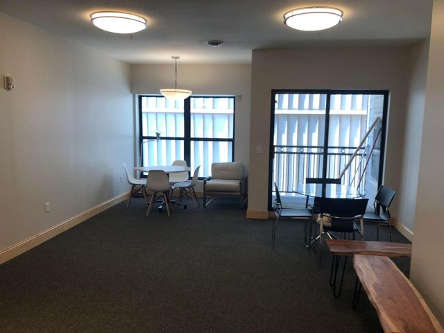 270 4th Street E 504, Saint Paul, MN 55101