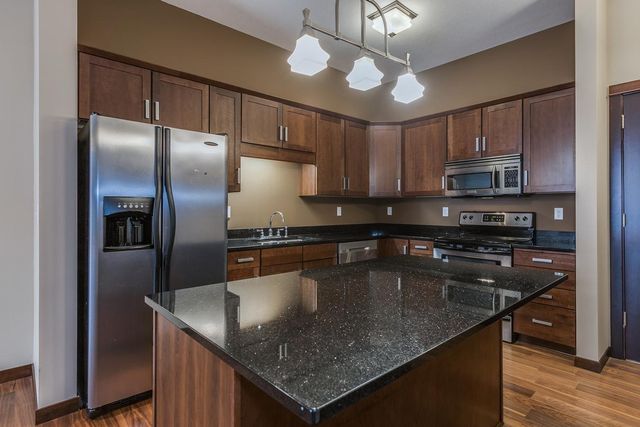 270 4th Street E 504, Saint Paul, MN 55101