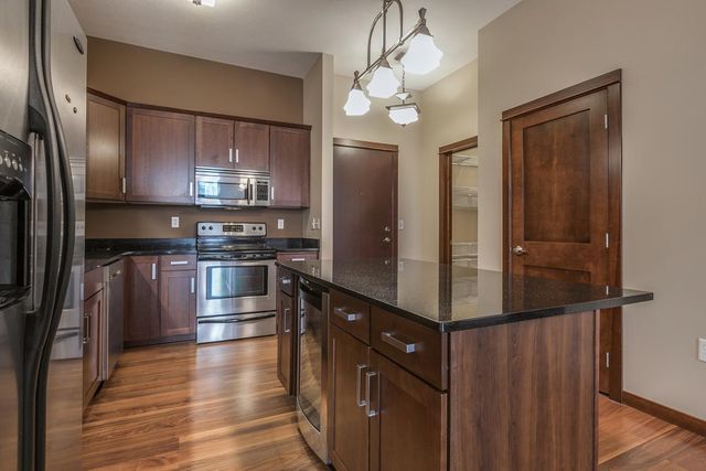 270 4th Street E 504, Saint Paul, MN 55101