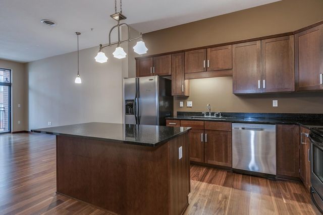 270 4th Street E 504, Saint Paul, MN 55101
