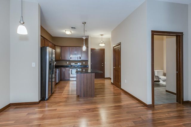 270 4th Street E 504, Saint Paul, MN 55101