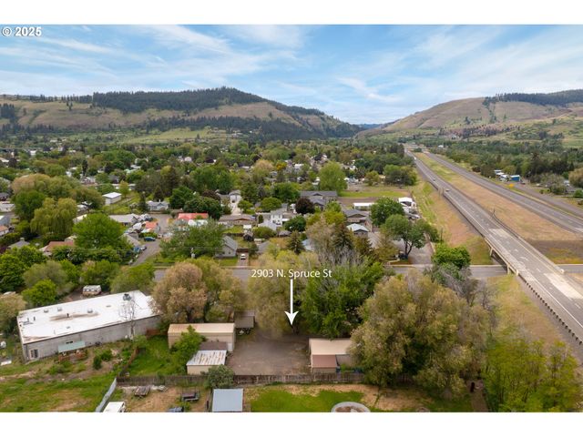 2903 N SPRUCE St, La Grande, OR 97850