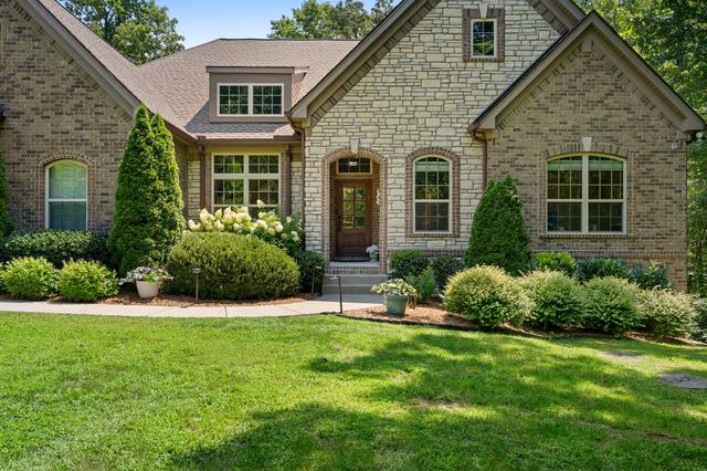 8012 Rose Ridge Pvt Lane, Fairview, TN 37062